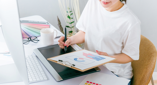 グラフィックデザイナー